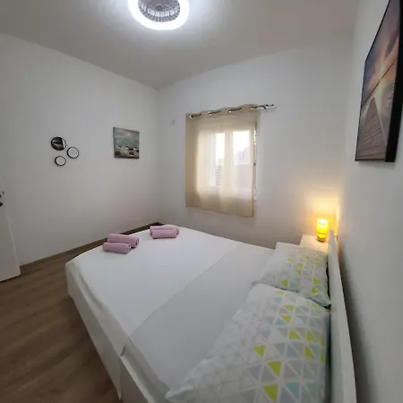 Apartment Elle With Free Private Parking